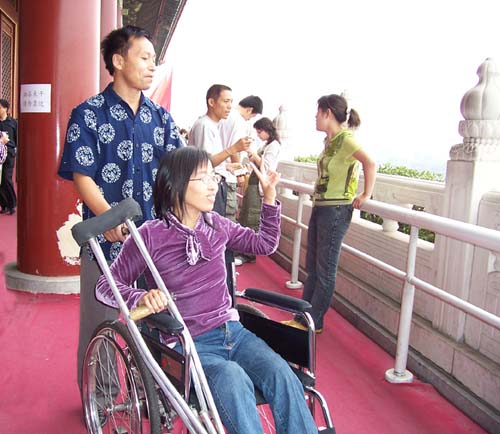 中仓街道残联组织残疾人登上天安门城楼